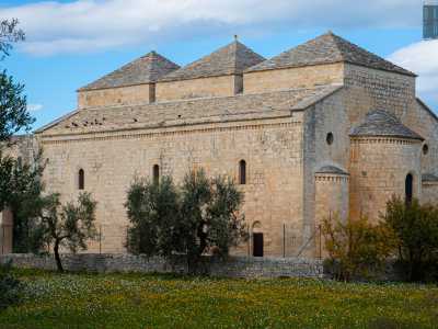 Subito balzano all�occhio le tre cupole in asse...
